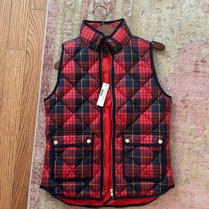 Jcrew women’s puffer vest in size xs. New with tags